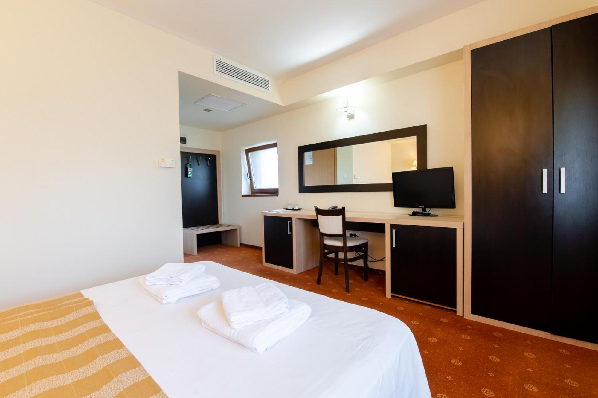 Hotel Oxford By Timhotels Timisoara Exterior foto